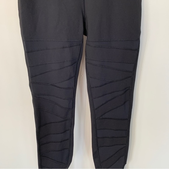 Lululemon Wunder Under Leggings with Tech Mesh 28” Size 6 - Picture 2 of 8